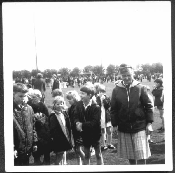 Sportdag met juffrouw van Veen, febr 1969 b